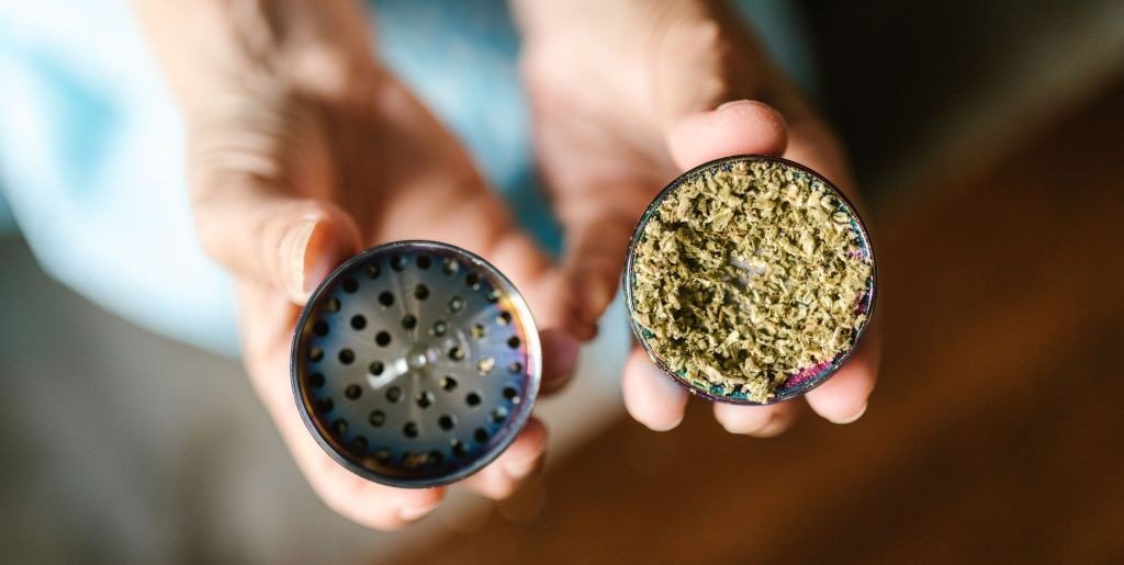 Ground weed for rolling
